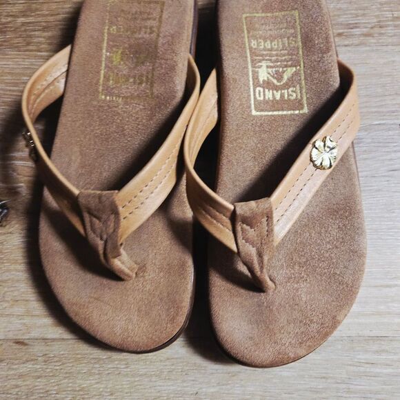 Brown Sandals with Contoured Footbed and Minimalist Design - Picture 5 of 6